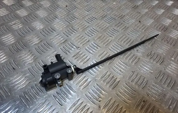 Fuel tank cap lock motor