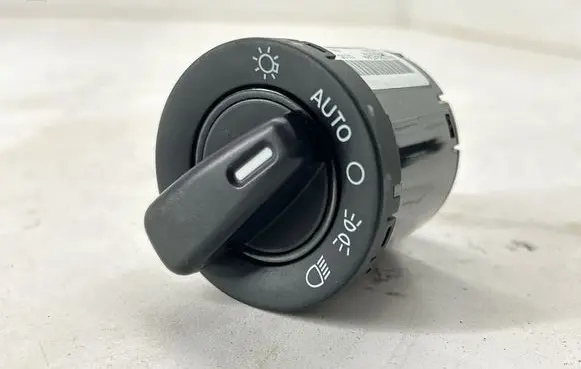 Dodge Challenger Light switch 68158243AA 86390 10096270