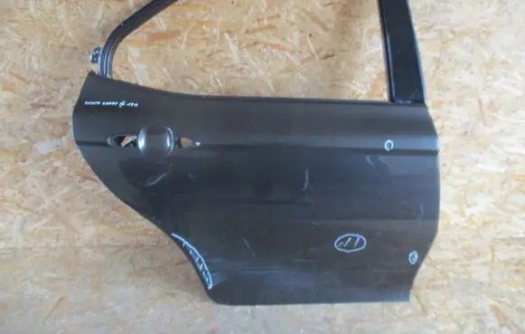 Toyota Camry VIII XV70 Rear door