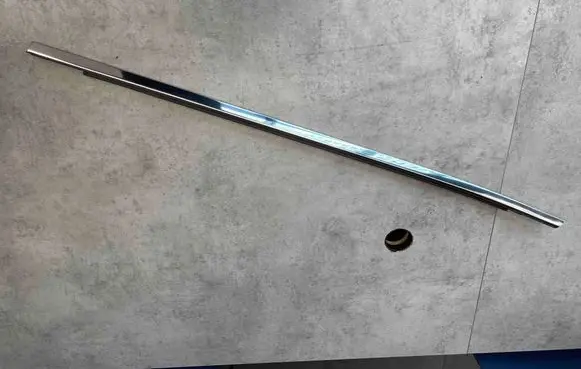 Nissan Qashqai J12 Front door glass trim molding