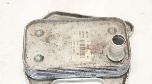 Mercedes-Benz Vito Viano W639 Engine oil radiator A6461880301