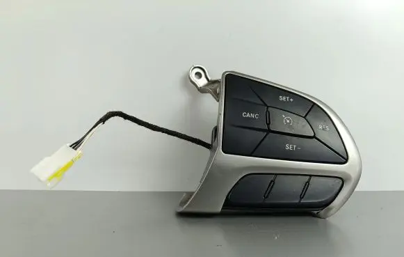 Dodge Durango Steering wheel buttons/switches P68321895AA
