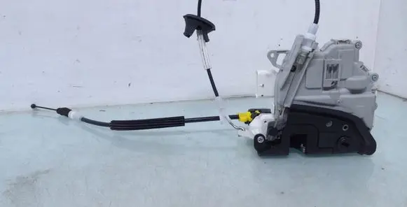 Audi Q5 SQ5 Rear door lock 8K0839016F
