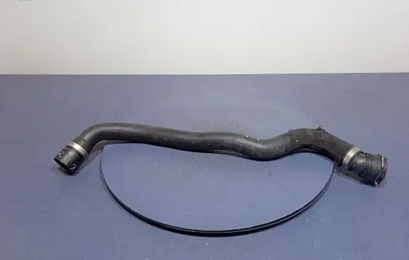 BMW X5 E53 Engine coolant pipe/hose 8742649