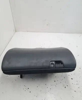 Volvo V70 Glove box 8650374