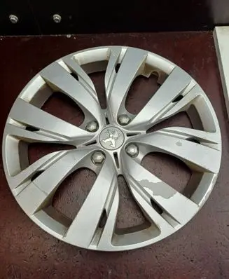 Peugeot 208 I R15 wheel hub/cap/trim 9673846377