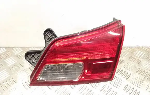 Tailgate rear/tail lights