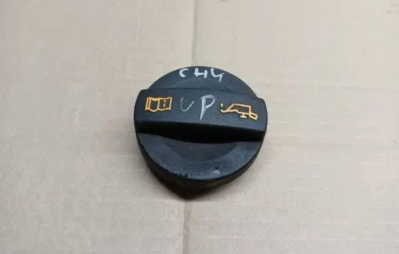 Volkswagen Up Oil filler cap 03C103485B