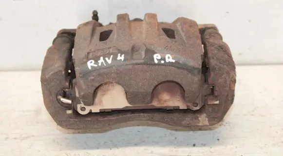 Toyota RAV 4 (XA40) Front brake caliper