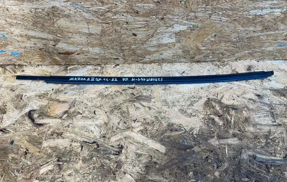 Mazda 2 Front door glass trim molding D09L-FRR1 S2508M141-M