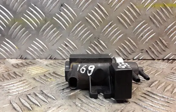 Mercedes-Benz A W169 Turbo solenoid valve 0051535528 A0051535528