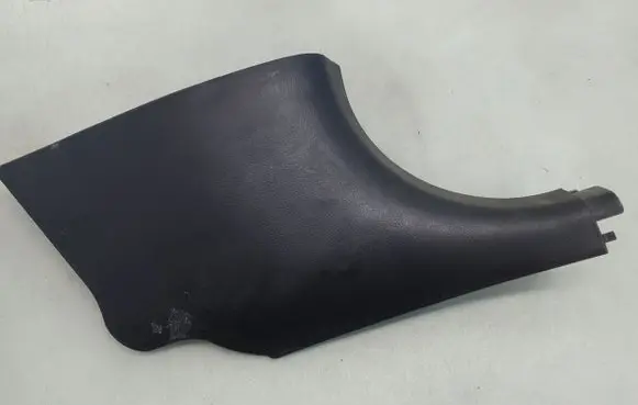 Foot area side trim