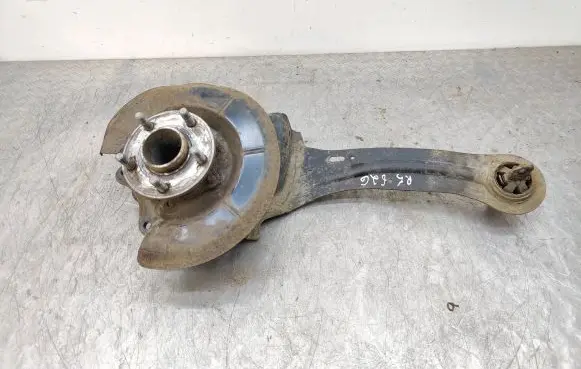 Rear wheel hub spindle/knuckle
