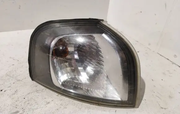 Volvo S80 Front indicator light 88204387