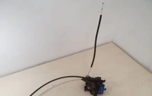 Audi A8 S8 D2 4D Rear door lock 4D0839015D