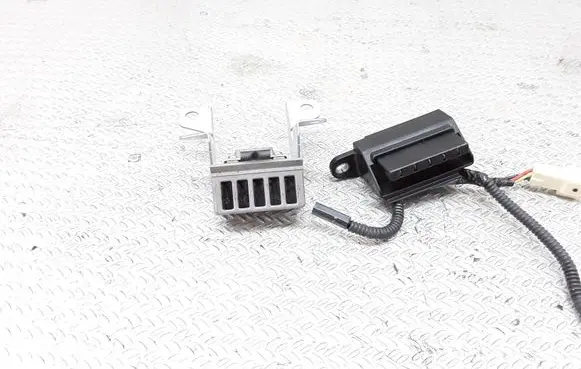 Pontiac Vibe Sliding door contact joint 8426601010 8426501010