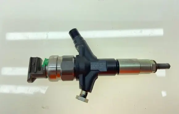 Fuel injector