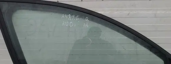 Audi A6 S6 C6 4F Front door window glass four-door 