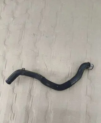 Mercedes-Benz C W204 Engine coolant pipe/hose A2045017182