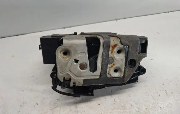 Volvo V60 Front door lock 31301740 A046465