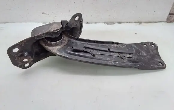 Volkswagen PASSAT B6 Rear upper control arm/wishbone