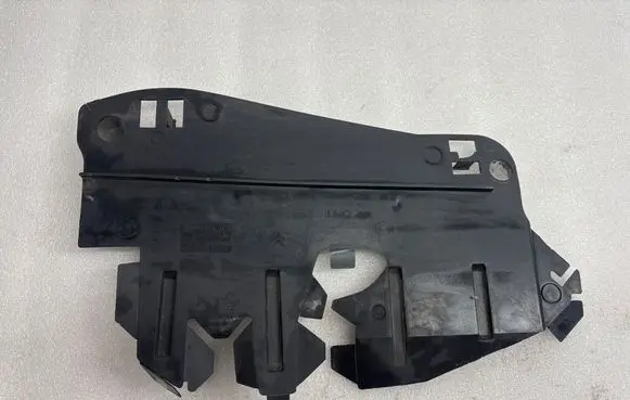 Citroen C3 Intercooler air guide/duct channel 9680074180