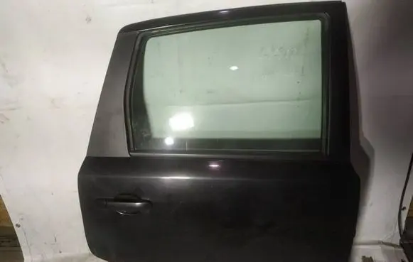 Nissan Note (E11) Rear door juodos