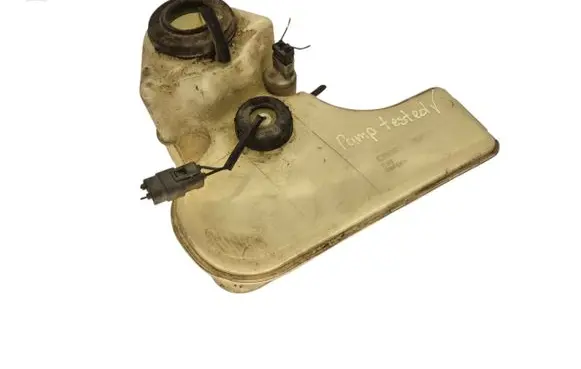 Volvo 940 Windshield washer fluid reservoir/tank 1369857 1783