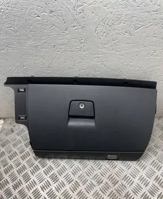 Volvo V50 Glove box 8626141