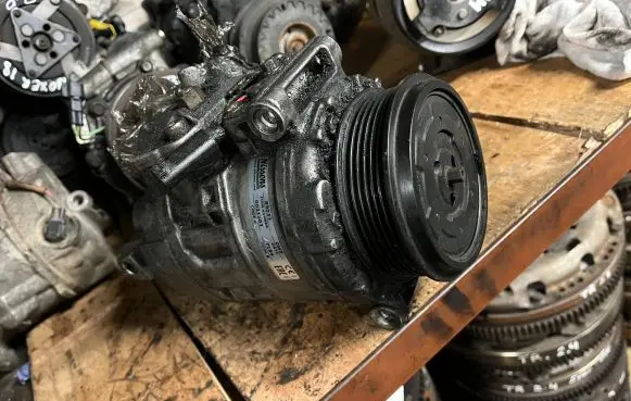 Mercedes-Benz C W202 Air conditioning (A/C) compressor (pump) 89033 0021503