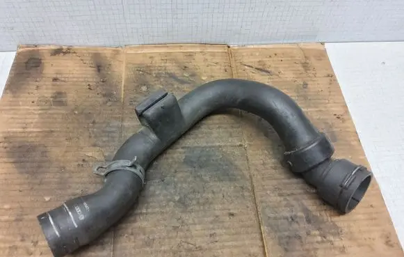 Audi A4 S4 B5 8D Engine coolant pipe/hose 8D0121101AD