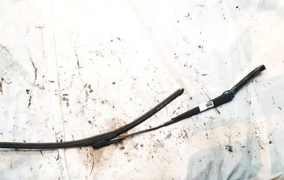 Opel Astra J Front wiper blade arm 13289889
