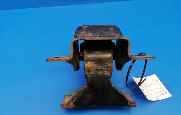 Opel Agila A Engine mount bracket
