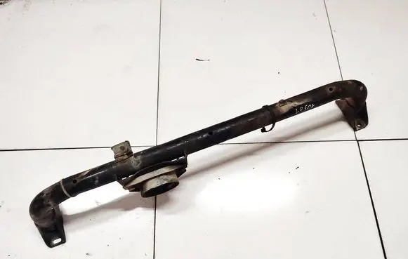 Engine mounting bracket