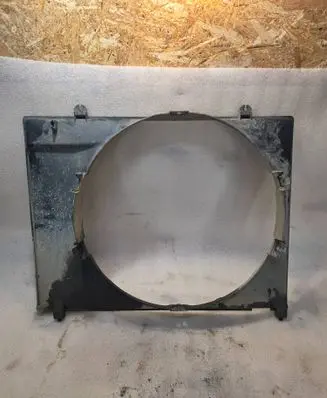 Mitsubishi Pajero Radiator cooling fan shroud 