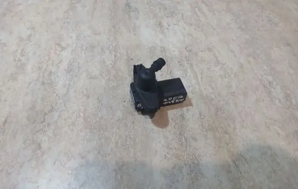 BMW 1 E81 E87 Air pressure sensor 756678401