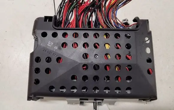 Opel Zafira A Fuse module 24431677 24412497