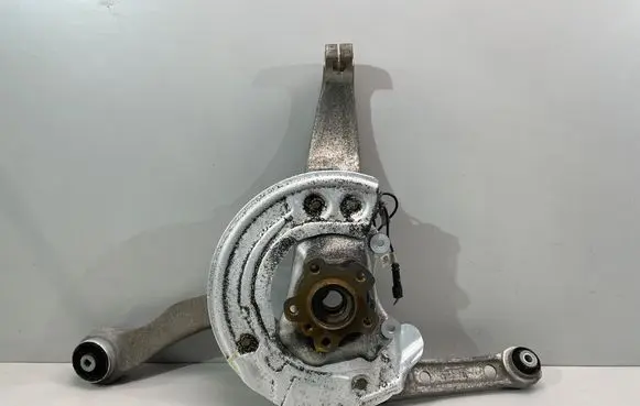 BMW 7 G11 G12 Front wheel hub 6884379