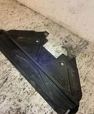 BMW 3 E90 E91 Front bumper skid plate/under tray 51164310
