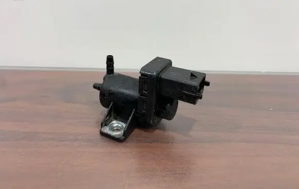 Chrysler 300C Vacuum valve 55204916