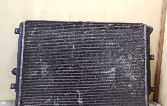 Coolant radiator