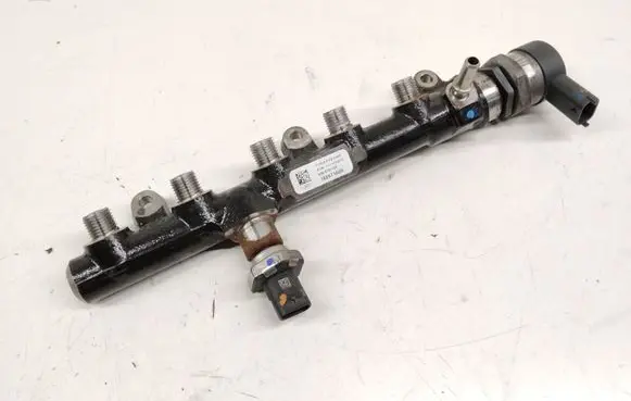 Mercedes-Benz Vito Viano W447 Fuel main line pipe 175217814R HM1GT8116R 192971088