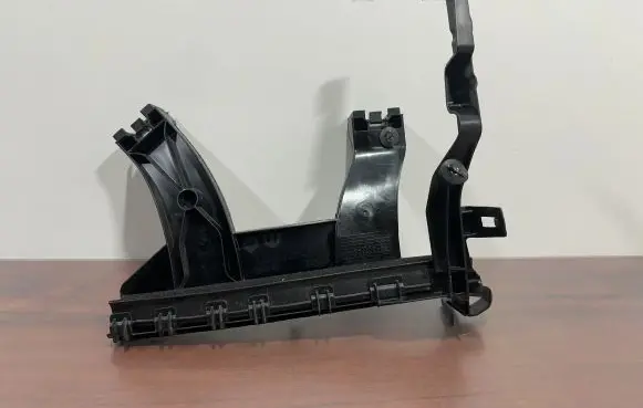 Chrysler Pacifica Front door windshield rail 3042827