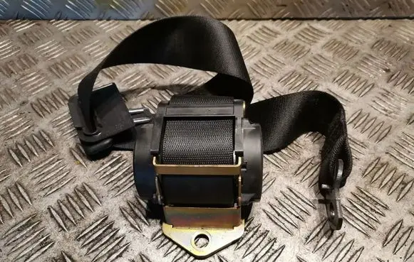 Mercedes-Benz E W211 Middle seatbelt (rear) 2118600985