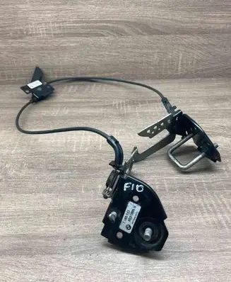 BMW 5 F10 F11 Engine bonnet/hood lock/latch loop/hook 7183763 7183764