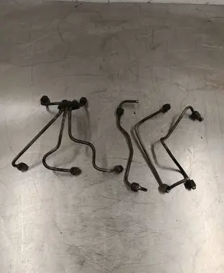 Volvo XC90 Fuel injector supply line/pipe