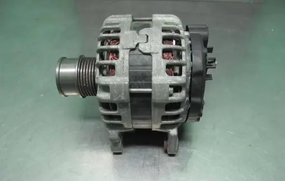 Audi A1 Generator/alternator 04C903023L F000BLC