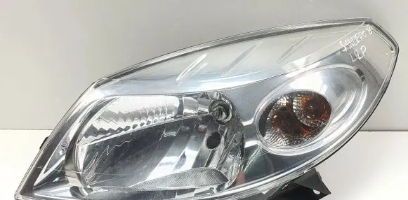 Dacia Sandero Headlight/headlamp 8200733878