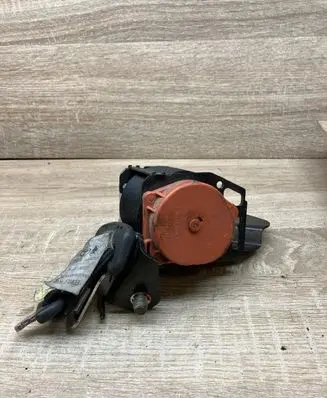 Toyota Yaris Middle seatbelt (rear) AB055 G5277