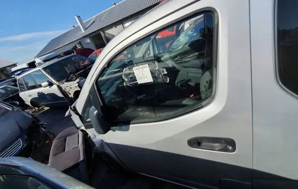 Nissan NV200 Front door KL0